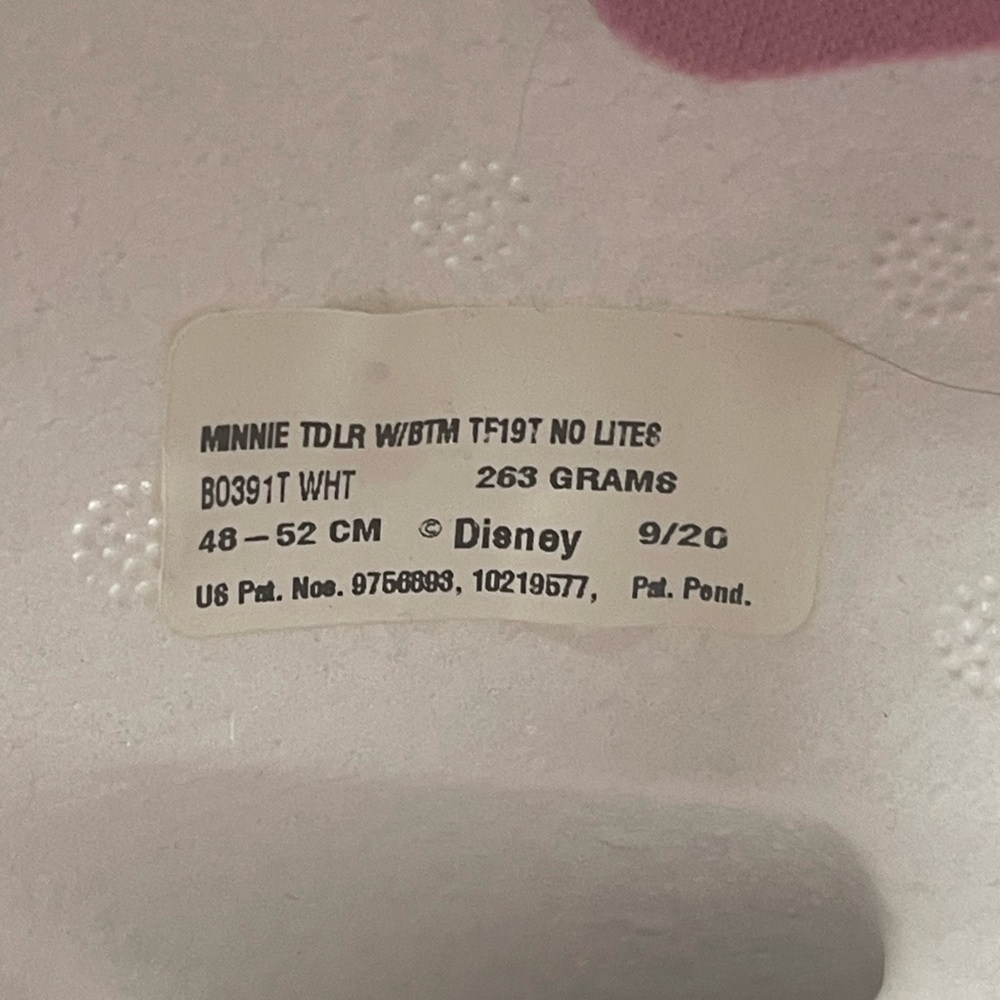 Disney Pink and White Minnie Mouse helmet with Bow - Picture 5 of 5